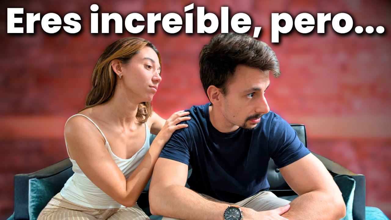 Hombre sentado junto a una mujer que lo ignora, representando la friendzone y la falta de atracción.