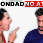 Hombre bueno ignorado por una mujer en una cita
